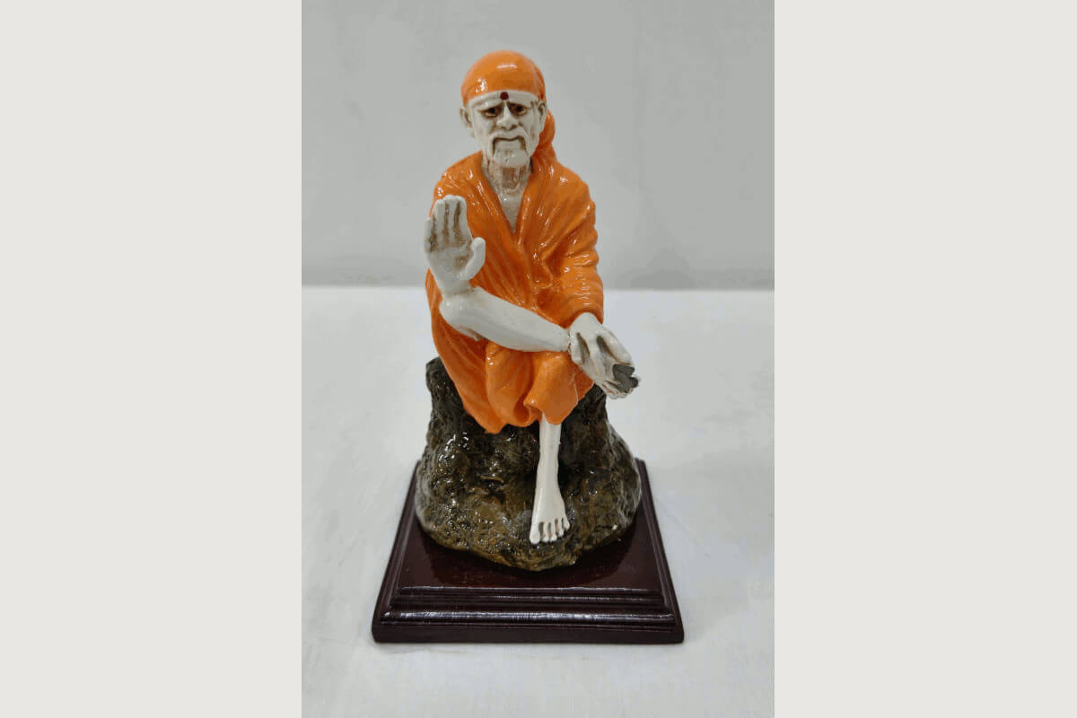 Shirdi Saibaba Statue