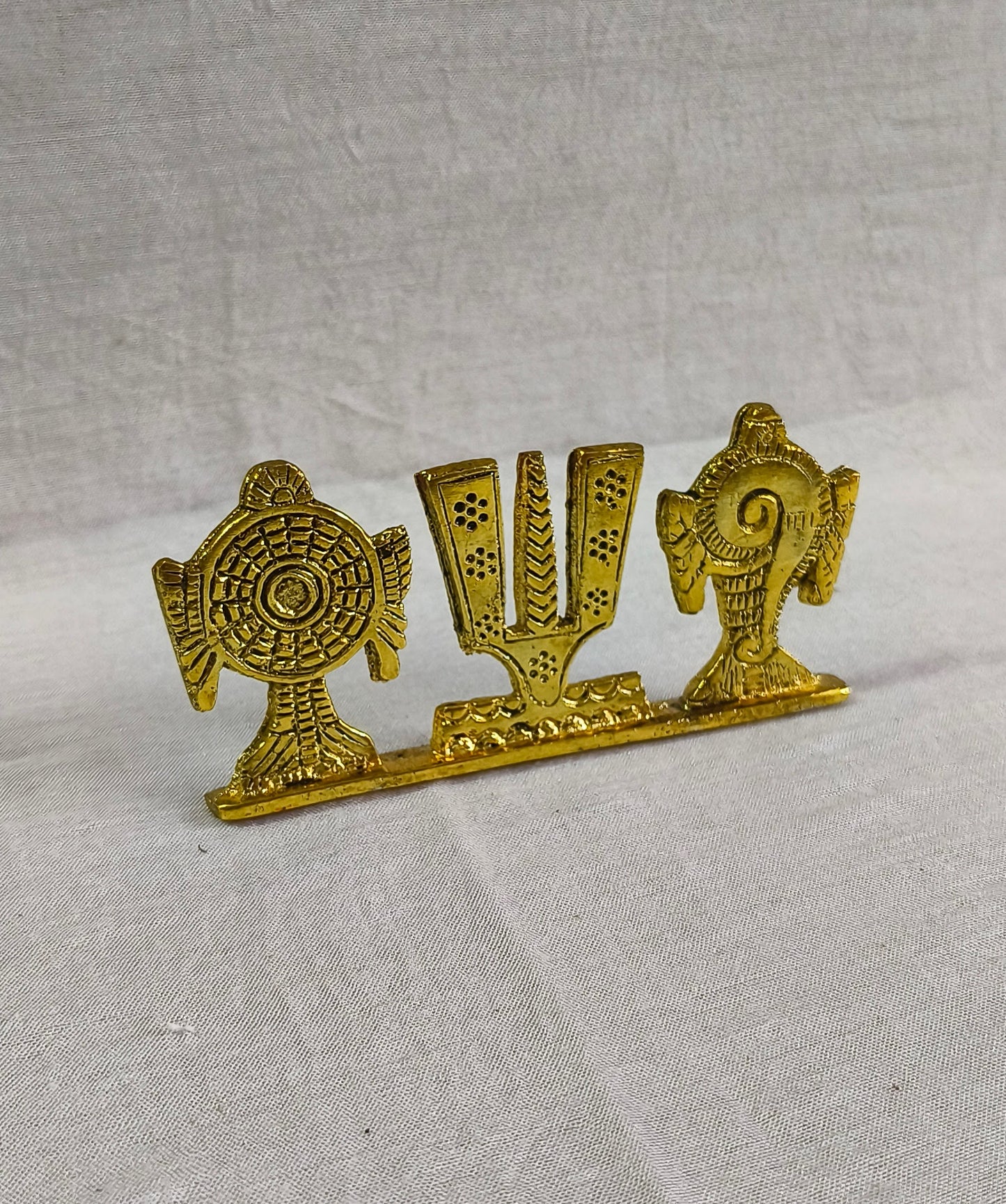 Metal Shankh Chakra Namam Stand