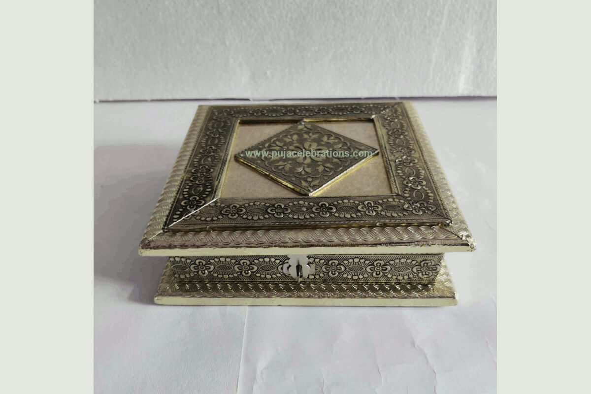 Wooden Dry Fruit Box