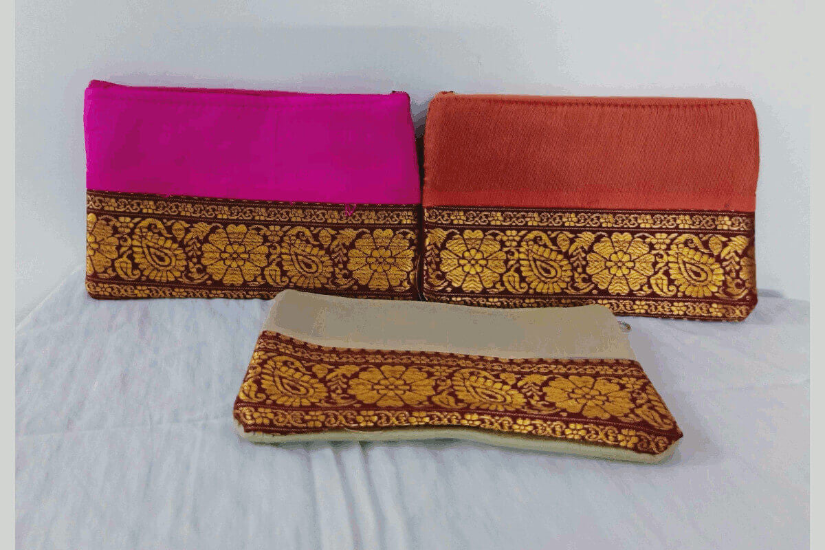 Zari Pattu Border Purse