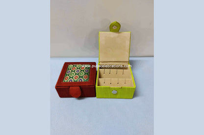 Kalamkari Top Earring Box